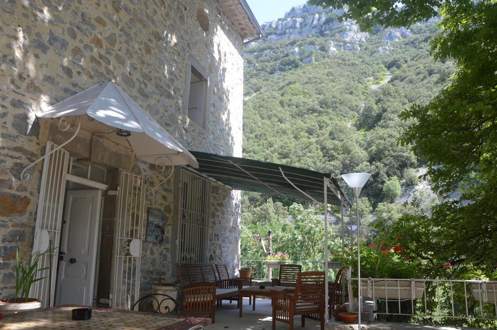 Bed and Breakfast Domaine De La Carriere Sumene Экстерьер фото