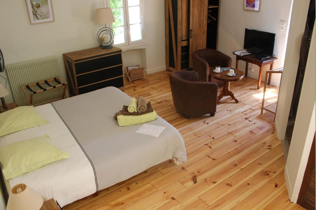 Bed and Breakfast Domaine De La Carriere Sumene Экстерьер фото