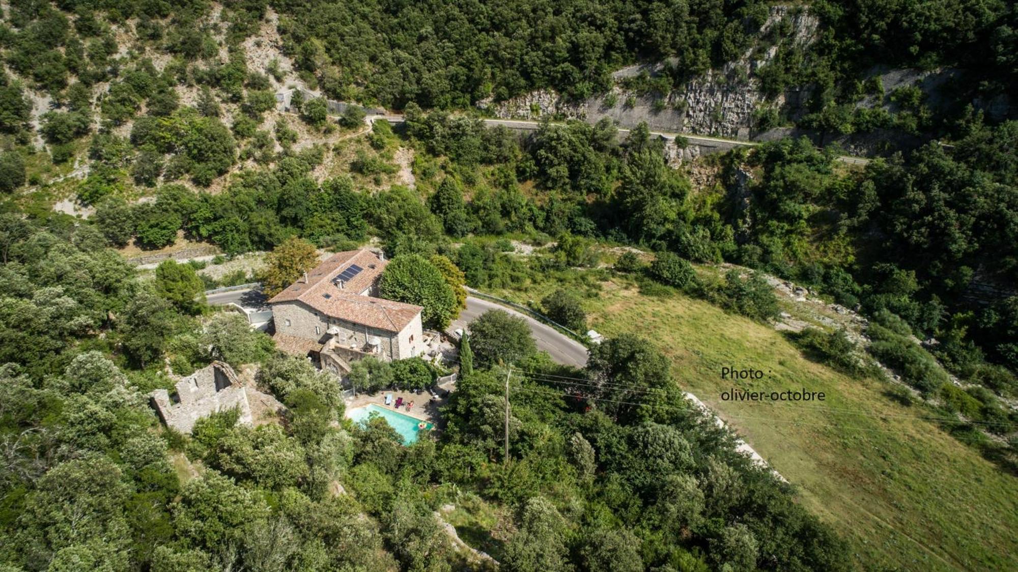 Bed and Breakfast Domaine De La Carriere Sumene Экстерьер фото